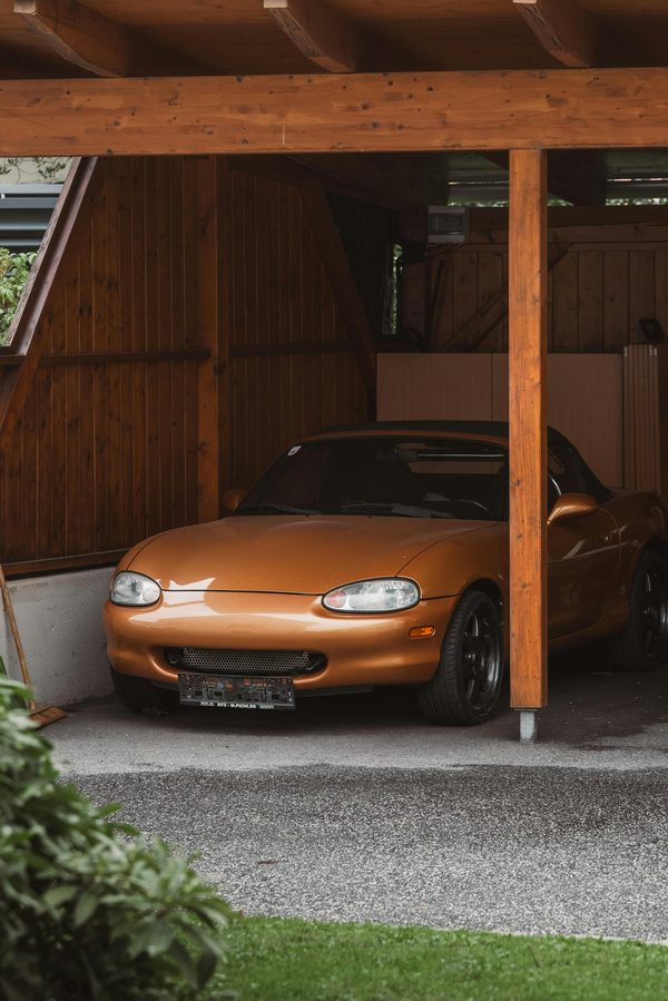 Entrée de garage en résine : solutions durables et esthétiques