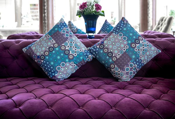 Le velours côtelé dans votre salon : l’élégance douce et le confort chaleureux